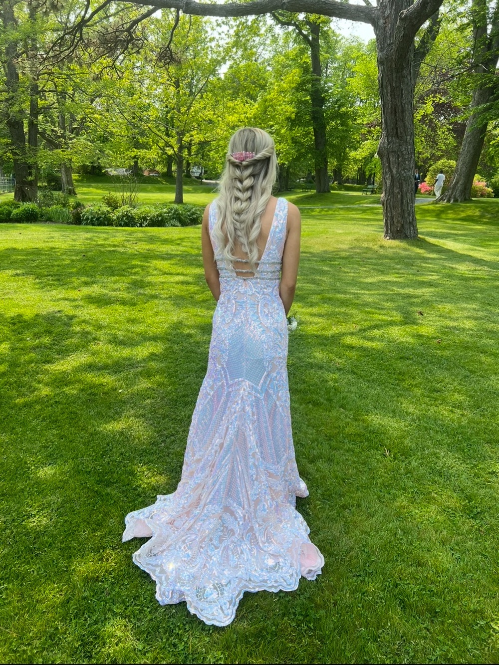 Elegant Light Pink Lace Prom Dress with Sequin Detailing